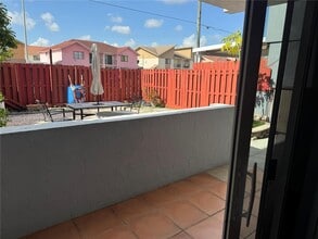 Building Photo - 1725 W 60th St