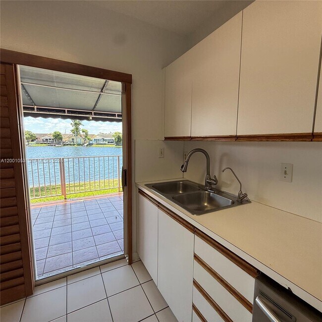 Building Photo - 6980 NW 173rd Dr