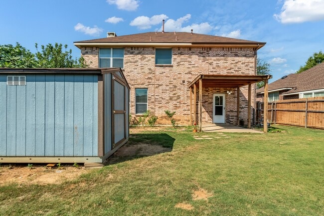 Building Photo - 513 Renee Dr