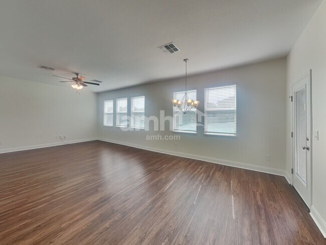 Building Photo - 1353 Mount Logan Dr