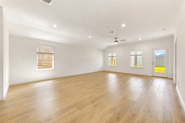 Building Photo - 30215 Lone Peak Dr
