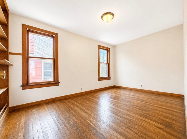 Building Photo - 16 Highland Ave