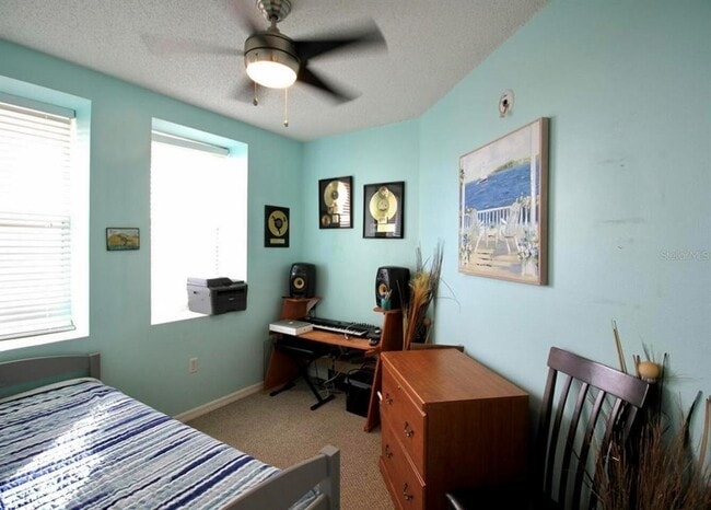 Building Photo - 6425 Shoreline Dr
