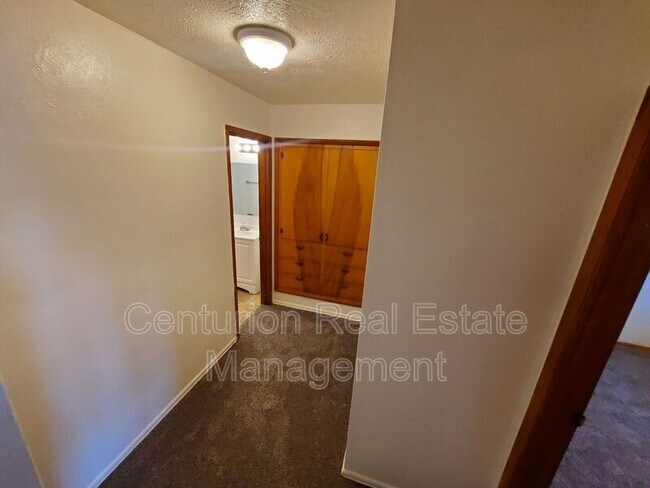 Building Photo - 2572 Hyde Ct SE
