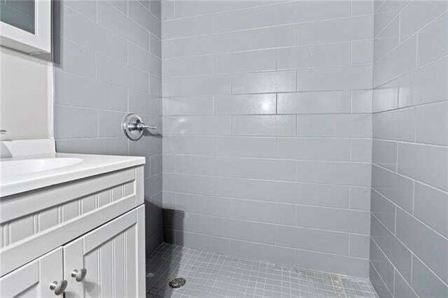 Building Photo - 145 N Anthony St