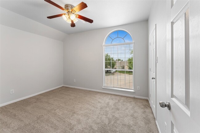 Building Photo - 21915 Sunvolt Ct
