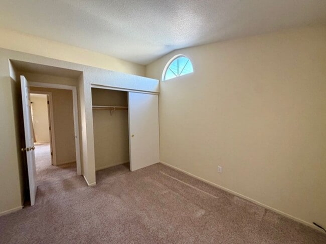 Building Photo - 6125 Greenbrook Dr