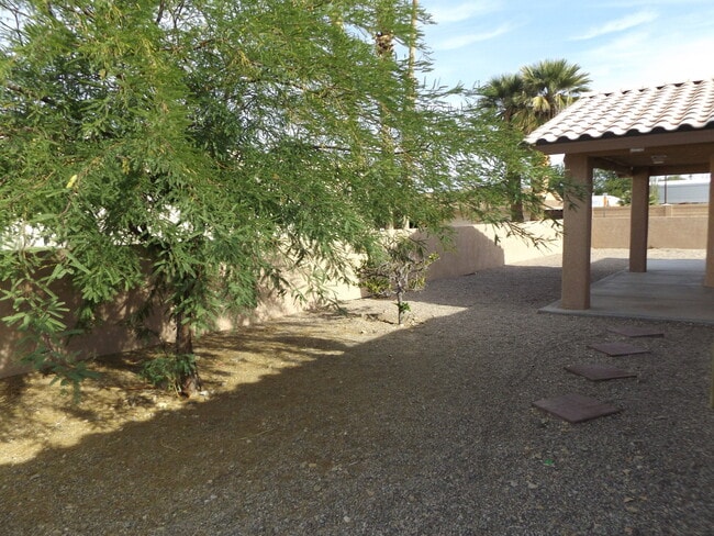 Building Photo - 2895 Ranchero Dr