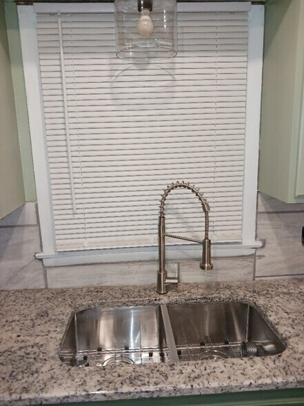 Building Photo - 5424 S Wolcott Ave