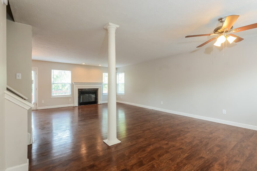 Building Photo - 6238 Tybalt Pl
