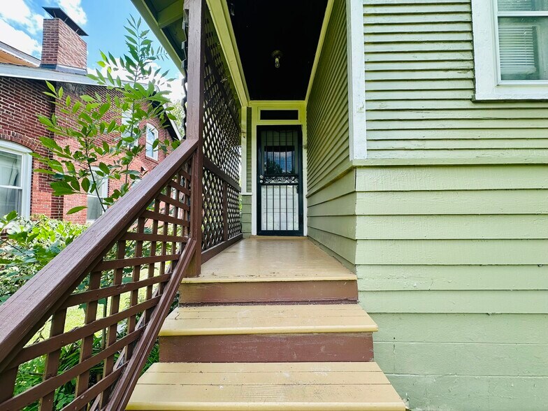 Building Photo - 7509 Trenton Ave