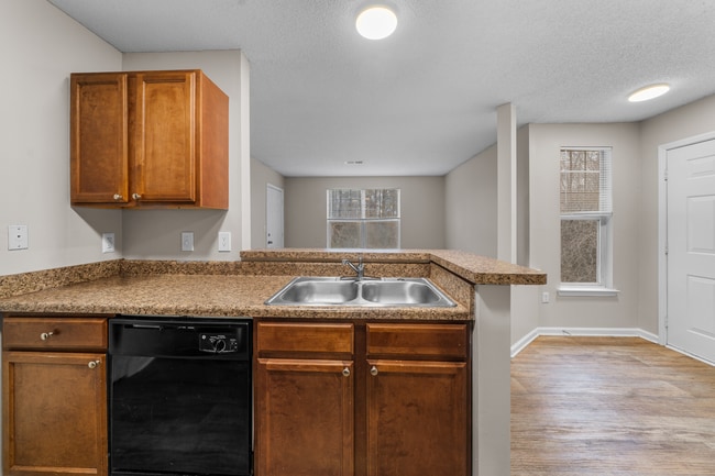 Building Photo - 2411 Hill St