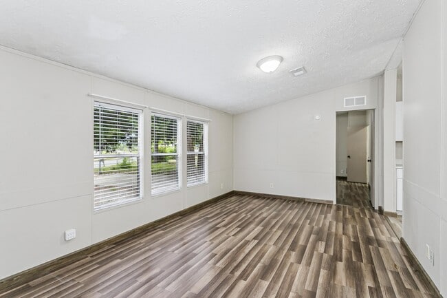 Building Photo - 223 Ajax Dr NW