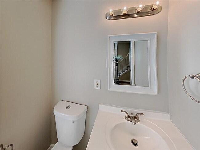 Building Photo - 411 River Point Dr