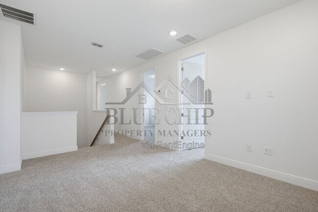 Building Photo - 1217 Pampus Dr