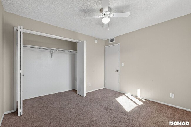 Building Photo - 6502 N 17th Ave