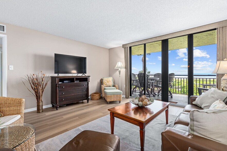 Building Photo - 6240 A1A S