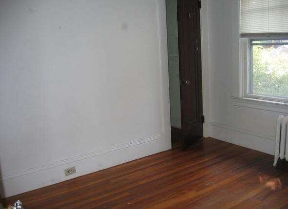 Building Photo - 259 Rochambeau Ave