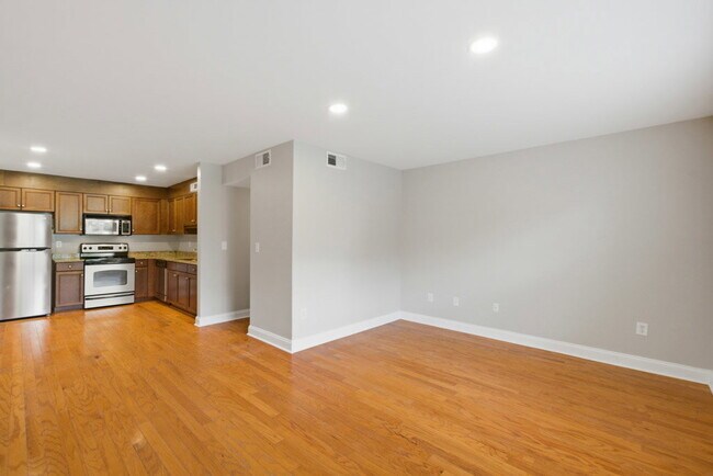 Building Photo - 1240 Fairmont Ave