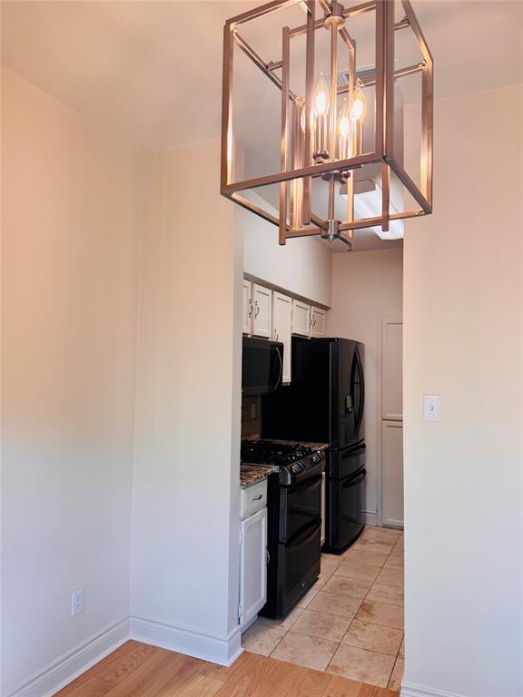 Building Photo - 3839 Dry Creek Dr