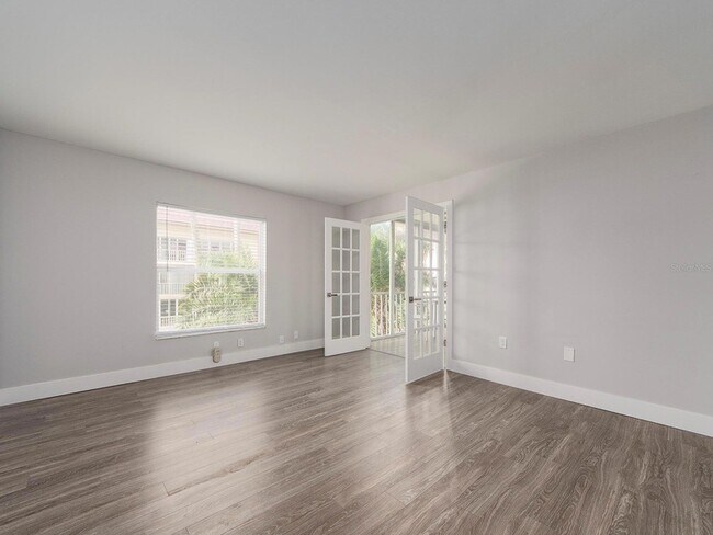 Building Photo - 121 Island Way