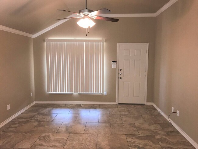 Building Photo - Beautiful 2 bed/2 bath near Fort Hood near Clear Creek in Killeen!