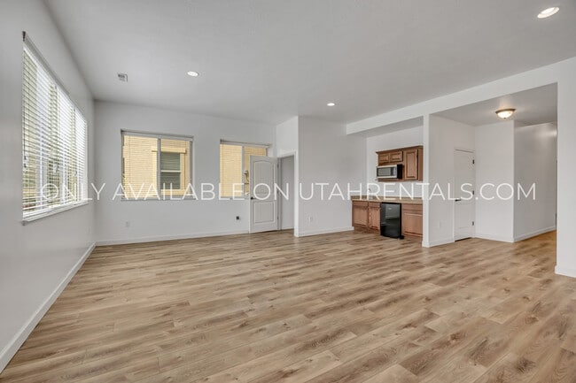 Building Photo - 2979 Desert Forest Ln