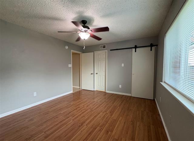 Building Photo - 1206 High Valley Dr