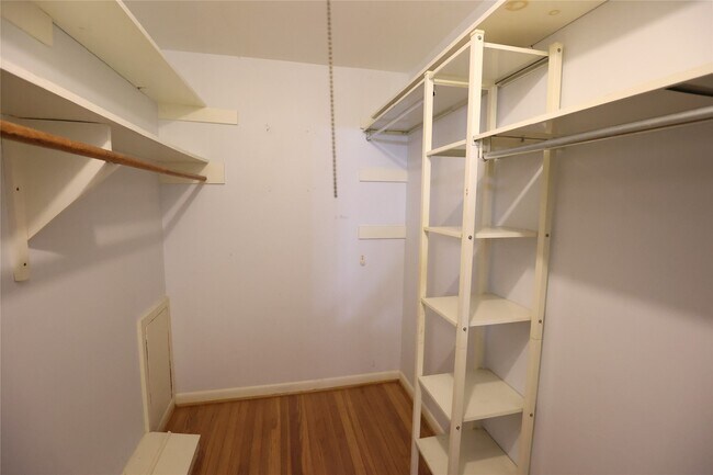 Building Photo - 4018 Nenana Dr