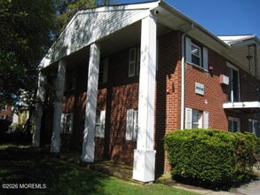 Building Photo - 45 Broad St