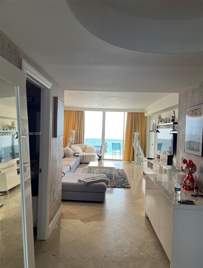 Building Photo - 17555 Collins Ave