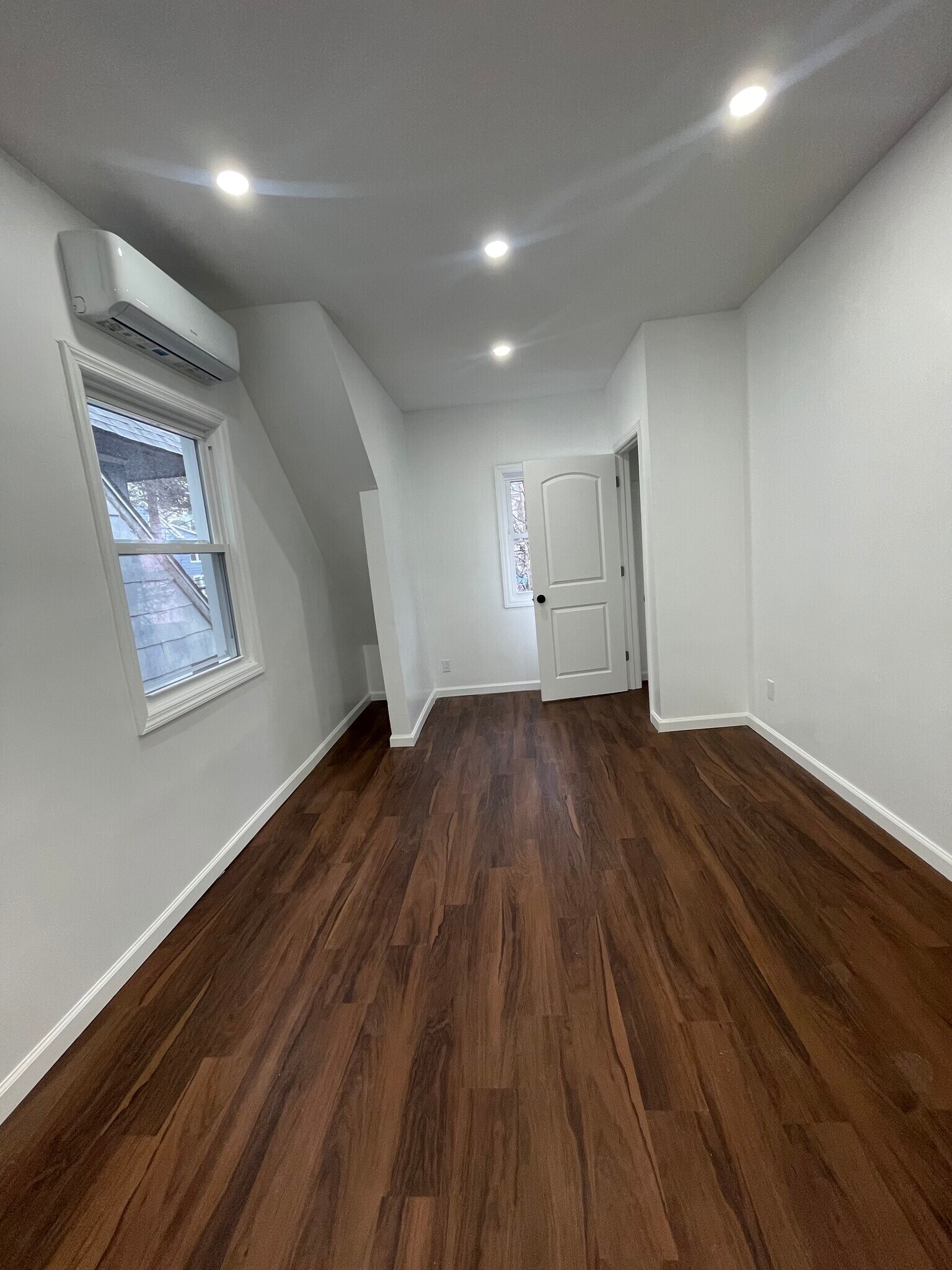 Building Photo - 452 S 1st Ave