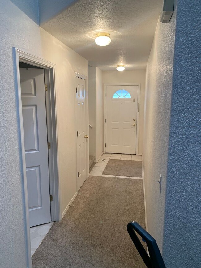 Building Photo - 4986 W Hillcrest View Ct