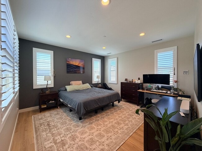 Building Photo - Elegant Rancho Mission Viejo Home with Open Floor Plan