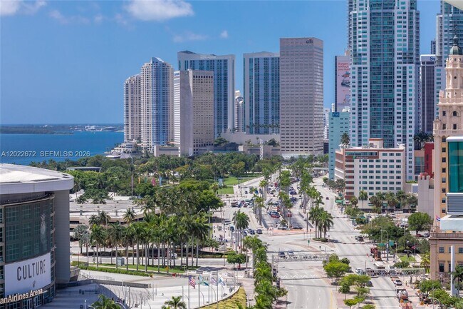 Building Photo - 900 Biscayne Blvd