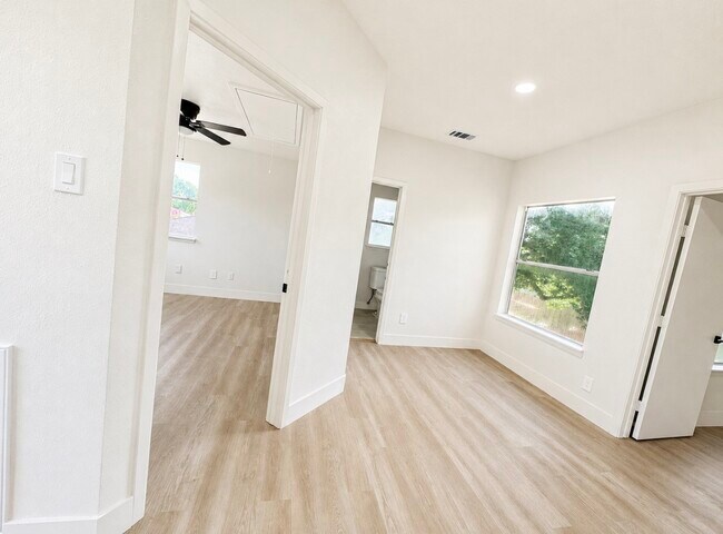 Building Photo - 6706 Dinner Creek Ct