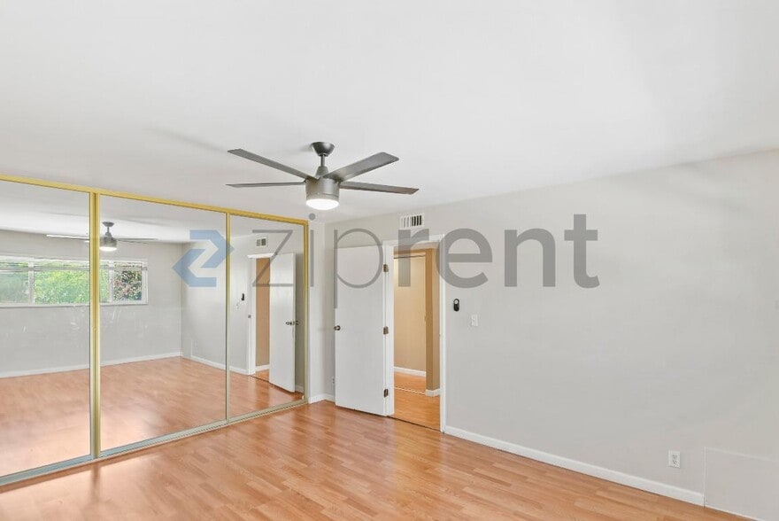 Building Photo - 9085 Alcosta Blvd