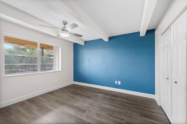 Building Photo - 10120 Boca Entrada Blvd