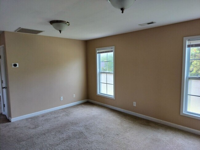 Building Photo - Ready in Raeford