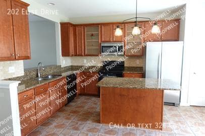 Building Photo - 202 Elise Dr