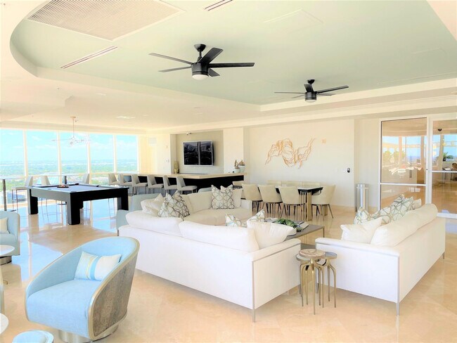 Building Photo - 511 SE 5 Ave