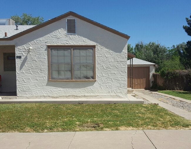 Primary Photo - 3rd Street Duplex