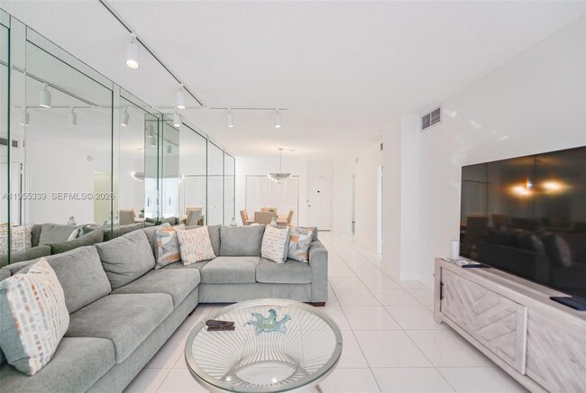 Building Photo - 1985 S Ocean Dr