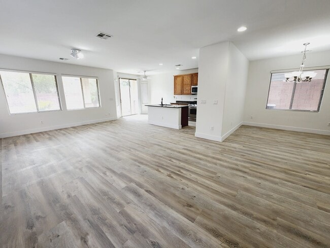 Building Photo - 7445 Calzado Dr