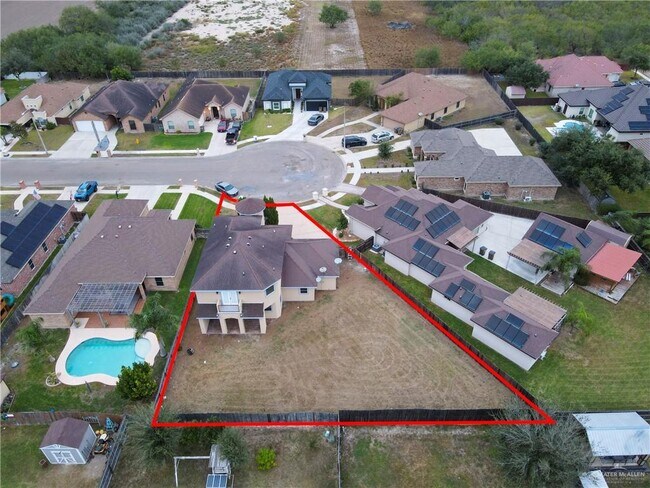 Building Photo - 3218 Lerma Dr