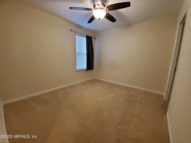 Building Photo - 13 La Paz Wy