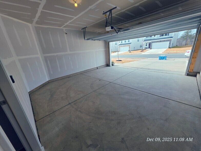 Building Photo - 184 N Finley Landing Pky