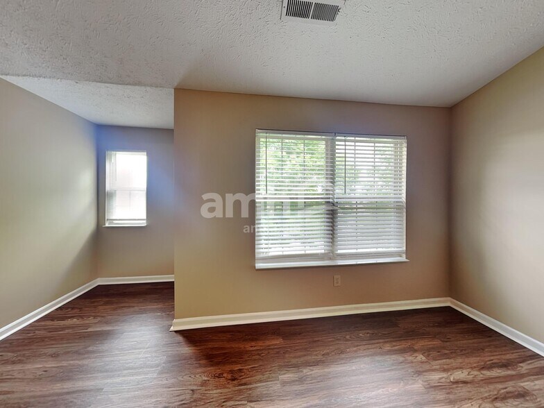 Building Photo - 6591 W Irving Dr