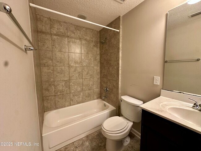 Building Photo - 159 Woodcross Dr
