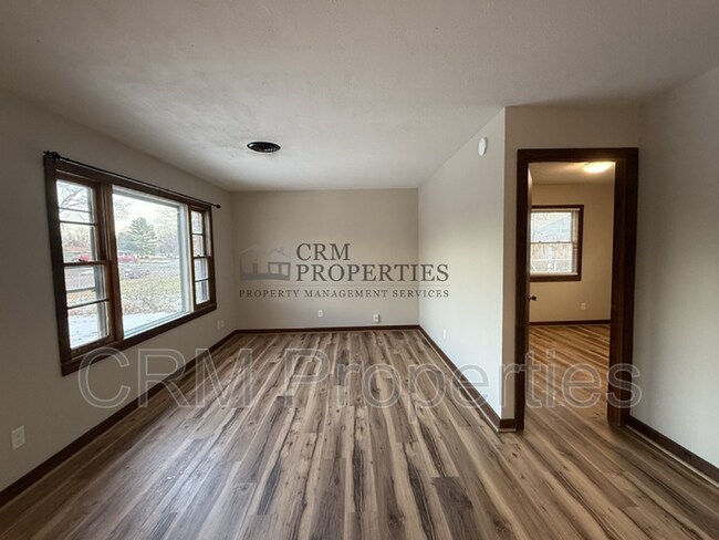 Building Photo - 805 Miami Blvd